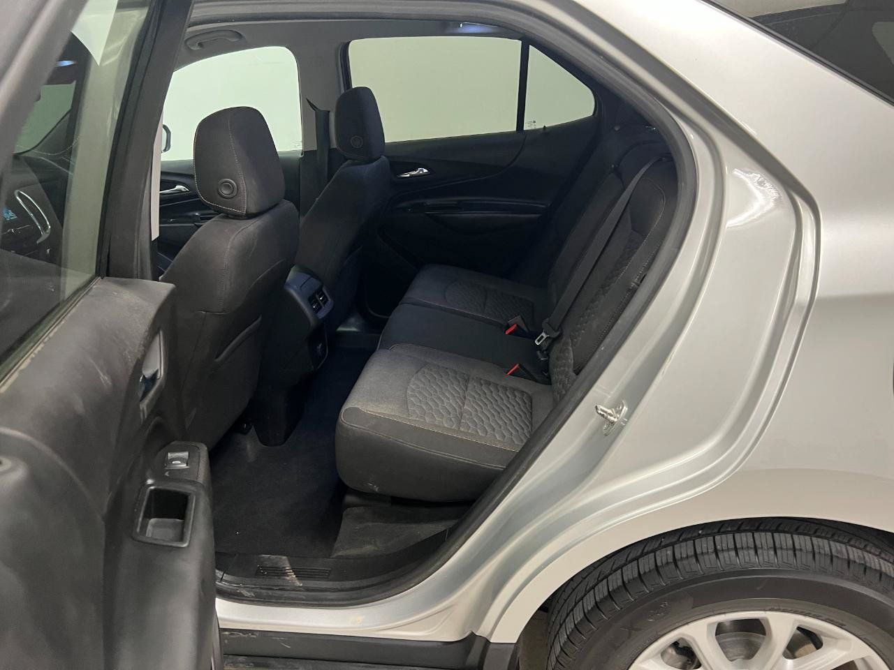 Used 2018 Chevrolet Equinox LT FWD image 24