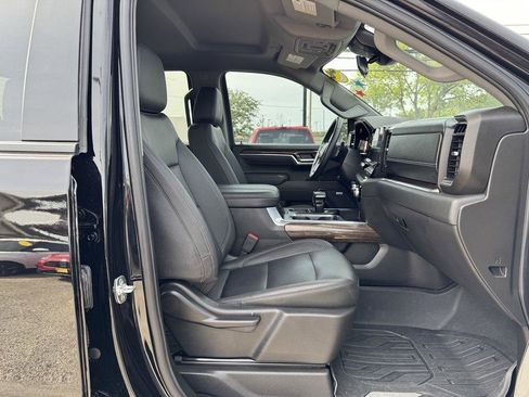 Used 2025 GMC Sierra 1500 Elevation w/ Elevation Premium Package RWD image 11