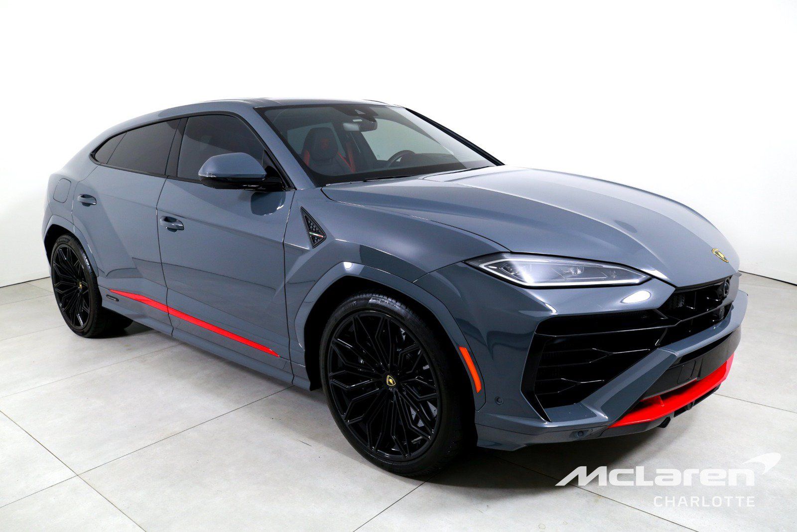 Used 2025 Lamborghini Urus S AWD/4WD image 3