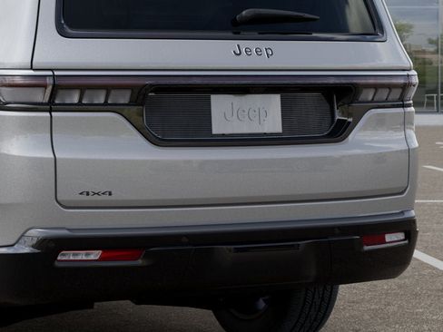 New 2026 Jeep Grand Wagoneer 4WD w/ 8-Passenger Seating Package image 40