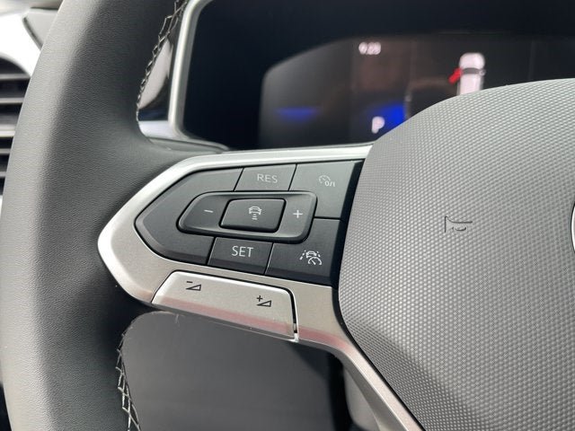 New 2025 Volkswagen Taos SE FWD image 24