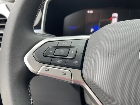 New 2025 Volkswagen Taos SE image 24