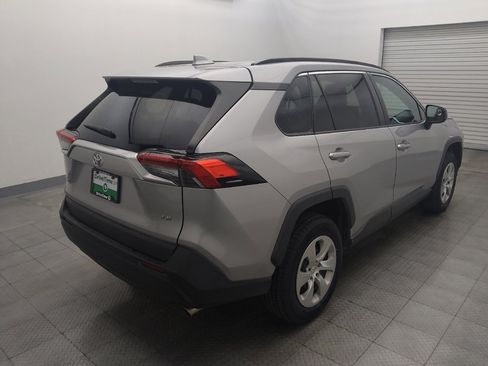 Used 2019 Toyota RAV4 LE image 9