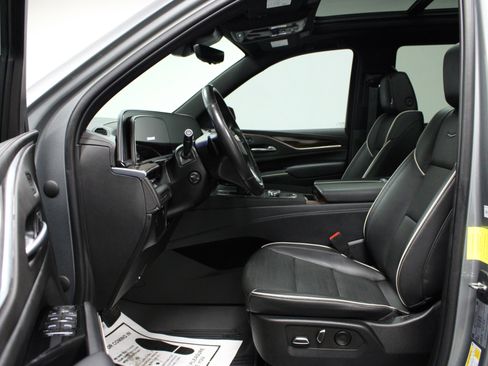 Used 2023 Cadillac Escalade Premium Luxury image 12
