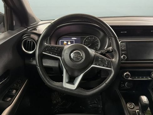 Used 2019 Nissan Kicks SR w/ Exterior Package FWD image 10