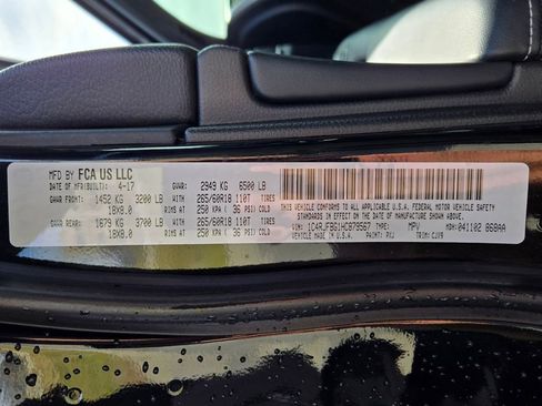 Used 2017 Jeep Grand Cherokee Limited image 32