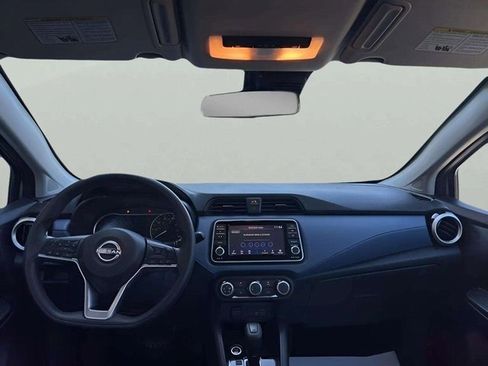 Used 2023 Nissan Versa SV image 10