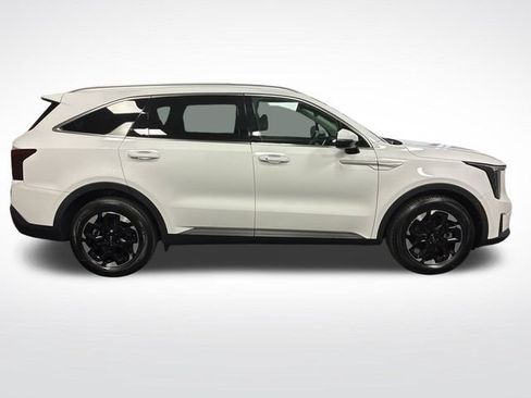 Used 2024 Kia Sorento S w/ Panoramic Sunroof Package FWD image 6