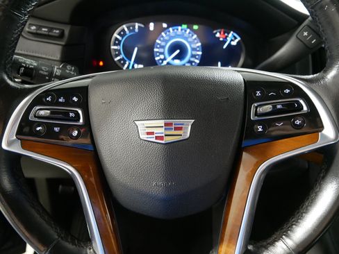Used 2017 Cadillac Escalade ESV Luxury AWD/4WD image 25