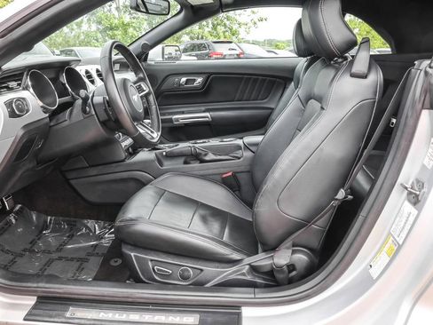 Used 2016 Ford Mustang Premium RWD image 5