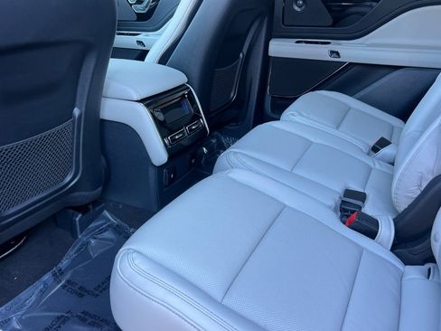 New 2026 Lincoln Aviator Reserve image 10