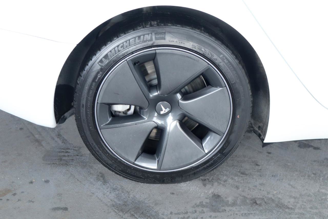 Used 2023 Tesla Model 3 Standard Range RWD image 5