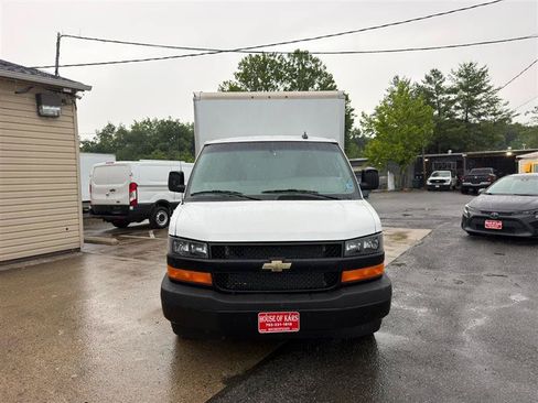 Used 2024 Chevrolet Express 3500 w/ Power Convenience Package RWD image 8