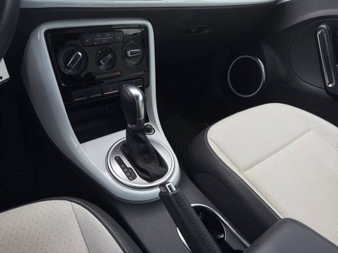 Used 2019 Volkswagen Beetle 2.0T S FWD image 34