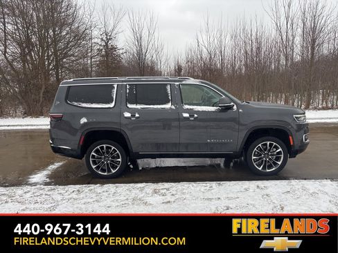 Used 2022 Jeep Wagoneer Series III w/ Premium Group I image 10