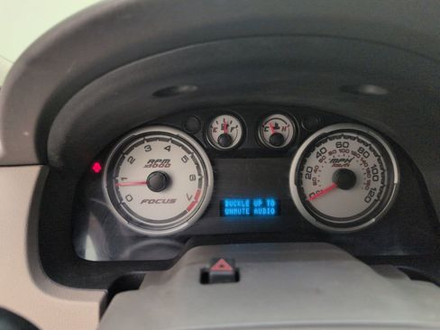 Used 2011 Ford Focus SE image 22