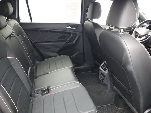 Used 2023 Volkswagen Tiguan SEL R-Line image 20