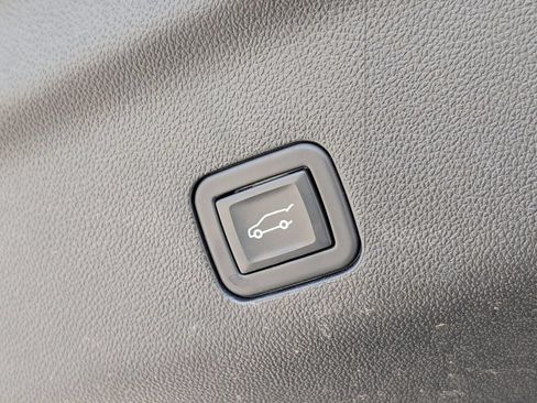 Used 2023 GMC Yukon SLT w/ SLT Premium Package AWD/4WD image 27