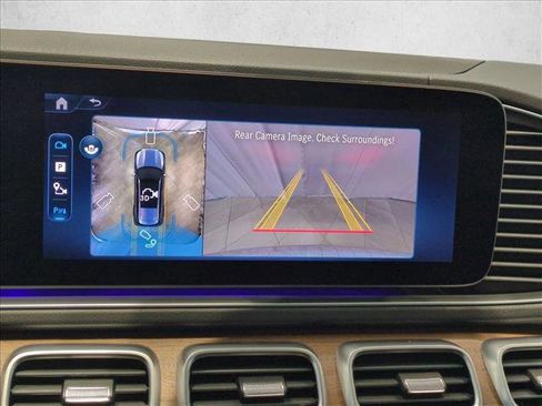 Used 2025 Mercedes-Benz GLS 450 4MATIC image 14