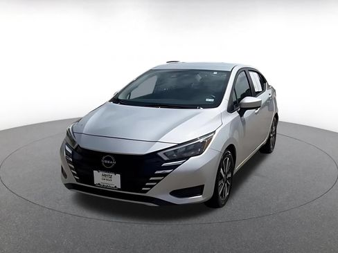 Used 2025 Nissan Versa SV FWD image 6