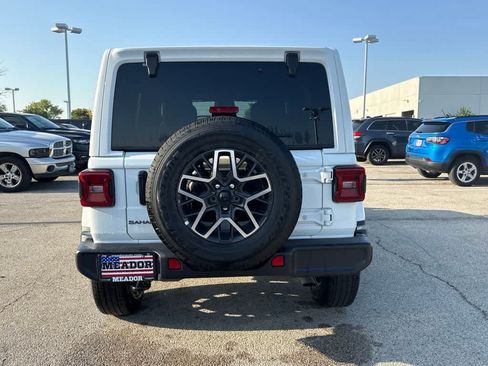 Used 2026 Jeep Wrangler Unlimited Sahara AWD/4WD image 4