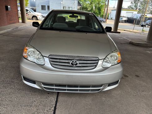Used 2004 Toyota Corolla LE w/ Preferred Accessory Pkg FWD image 2