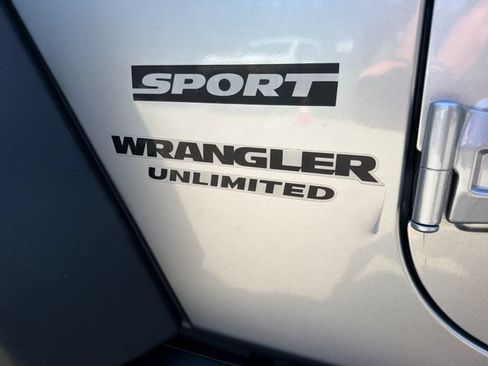 Used 2015 Jeep Wrangler Unlimited Sport w/ Quick Order Package 24S AWD/4WD image 9