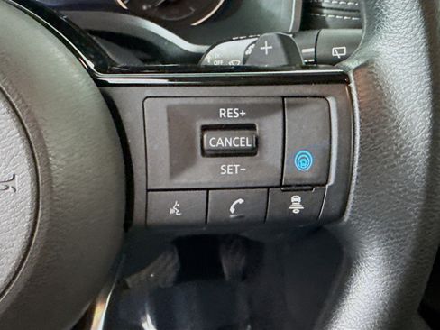 Used 2023 Nissan Rogue SV FWD image 15