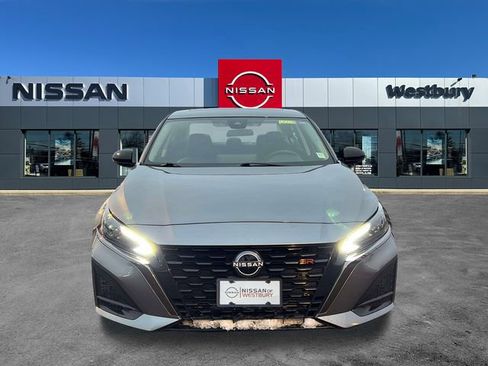 Used 2023 Nissan Altima 2.0 SR image 2