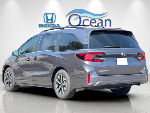 New 2026 Honda Odyssey EX-L image 3