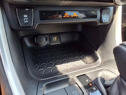 Certified 2025 Toyota RAV4 XLE w/ Convenience Package AWD/4WD image 25