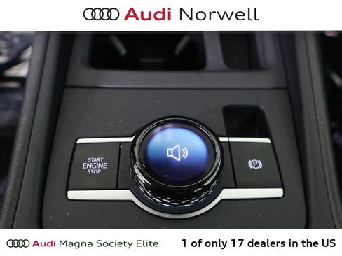 Used 2025 Volkswagen Tiguan SE R-Line AWD/4WD image 3