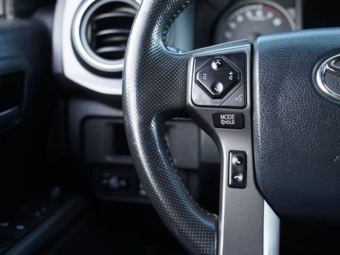 Used 2019 Toyota Tacoma TRD Off-Road image 25