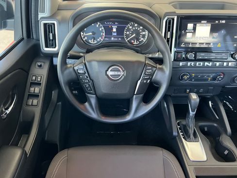 Used 2025 Nissan Frontier SV RWD image 14