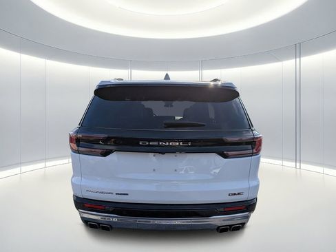 Used 2024 GMC Acadia Denali image 5