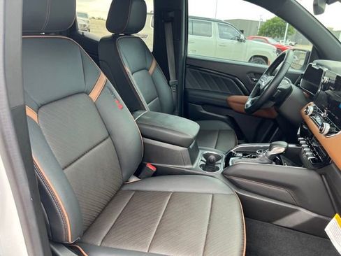 Used 2024 GMC Canyon AT4 w/ AT4 Premium Package image 14