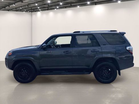 Used 2022 Toyota 4Runner SR5 Premium AWD/4WD image 4