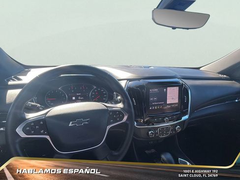 Used 2023 Chevrolet Traverse RS image 17