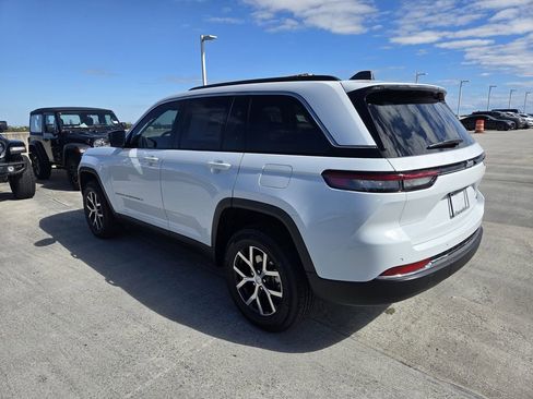 New 2025 Jeep Grand Cherokee Limited image 7