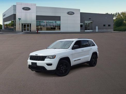 Used 2018 Jeep Grand Cherokee Laredo AWD/4WD image 1