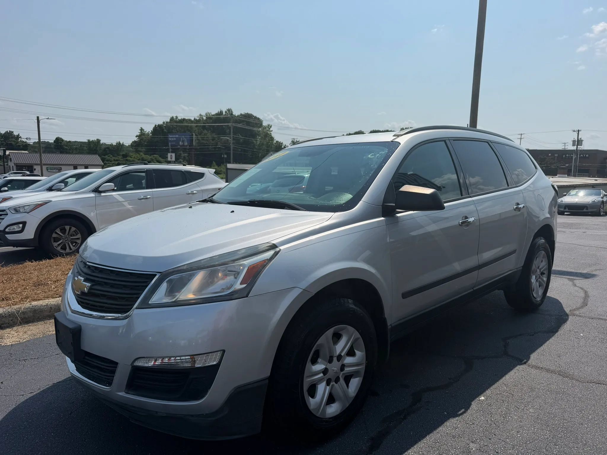 Used 2017 Chevrolet Traverse LS FWD image 3
