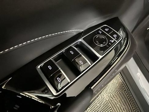 Used 2024 Cadillac Lyriq Tech RWD image 10