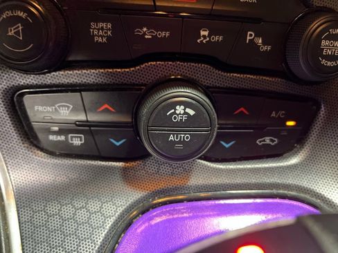 Used 2016 Dodge Challenger R/T Scat Pack RWD image 23
