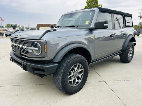 Used 2021 Ford Bronco Badlands image 34