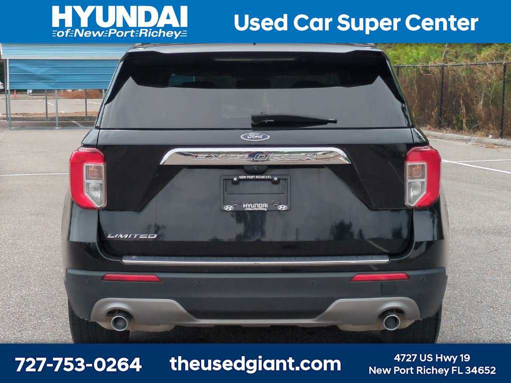 Used 2022 Ford Explorer Limited w/ Equipment Group 301A RWD image 4