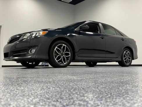 Used 2012 Toyota Camry SE FWD image 5