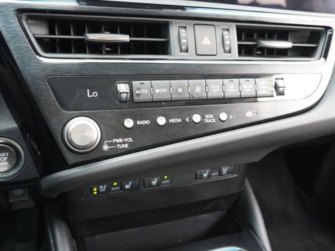 Used 2023 Lexus ES 350 w/ Premium Package FWD image 18