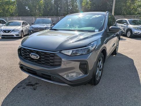 Used 2025 Ford Escape ST-Line FWD image 8