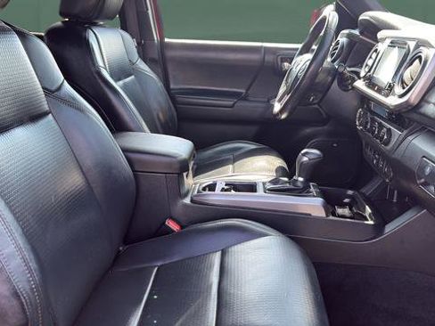 Used 2018 Toyota Tacoma Limited AWD/4WD image 24