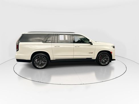 Used 2024 Cadillac Escalade ESV V w/ LPO, Floor Liner Package AWD/4WD image 9